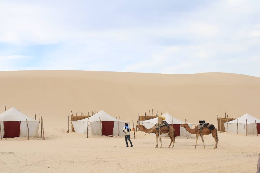 Dunes du désert de Lompoul au Sénégal - campement et tourisme